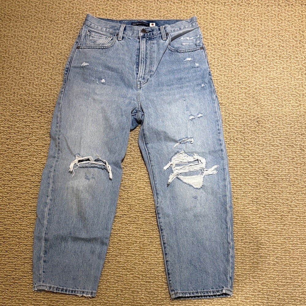 LEVI’S Barrel crop black label jeans